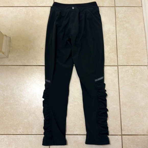 RARE Lululemon Runderful Pants 4 - LQQK - Picture 9 of 10